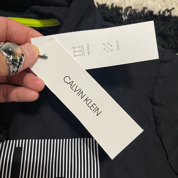 NWT Men’s Size X-Small Calvin Klein Linear Logo Print Drawstring Hoodie In Black - Picture 8 of 12
